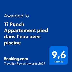 Ti Punch Pied Dans L'eau Avec Piscine Appartement