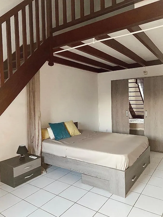 Appartement Duplex Lagon Bleu Ac Piscine Bas Du Fort Le Gosier  Apartmán Le Gosier (Grande-Terre)